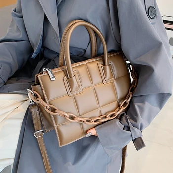 Rudens un ziemas retro ķēdes somā ir 2021. jaunu modes augstas kvalitātes PU mīkstas ādas sieviešu dizaineru plecu messenger bag