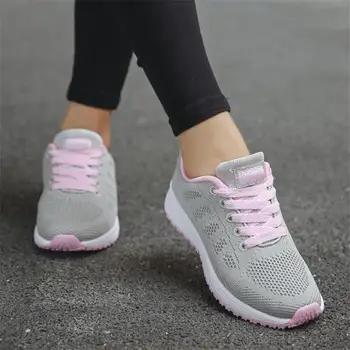 Sieviešu tenisa čības sieviešu kurpes ir 2021. jauna eleganta elpojošs acs ikdienas apavi sieviete mežģīnes-up sievietēm darbojas baltas kurpes