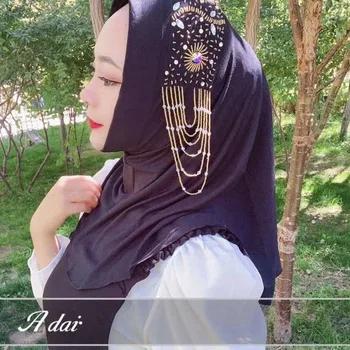 Augstas klases dimantiem Musulmaņu dāma hijab viegli valkāt šalles