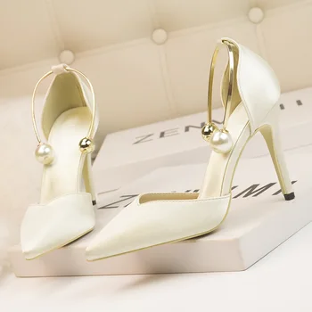 Jauna Eleganta Pērle Metāla Sprādzes augstpapēžu kurpes Sieviešu Sandales korejas Modes Mīksta Zīda Norādīja Dāmas Kurpes Puse Sandales Sekla rt56