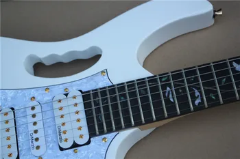 Augstākās kvalitātes balts elektriskā ģitāra 21. līdz 24. frets arī robotu ģitāra visiem zelta aparatūras bezmaksas piegāde 7 ģitāra 10yue