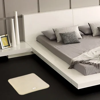 Modernu Izskatu Dizaina Modinātājs Stāvēt Uz Jutīgas Akumulatora Smart Alarm Clock Paklāja Grīdas Paklājs LED Laika